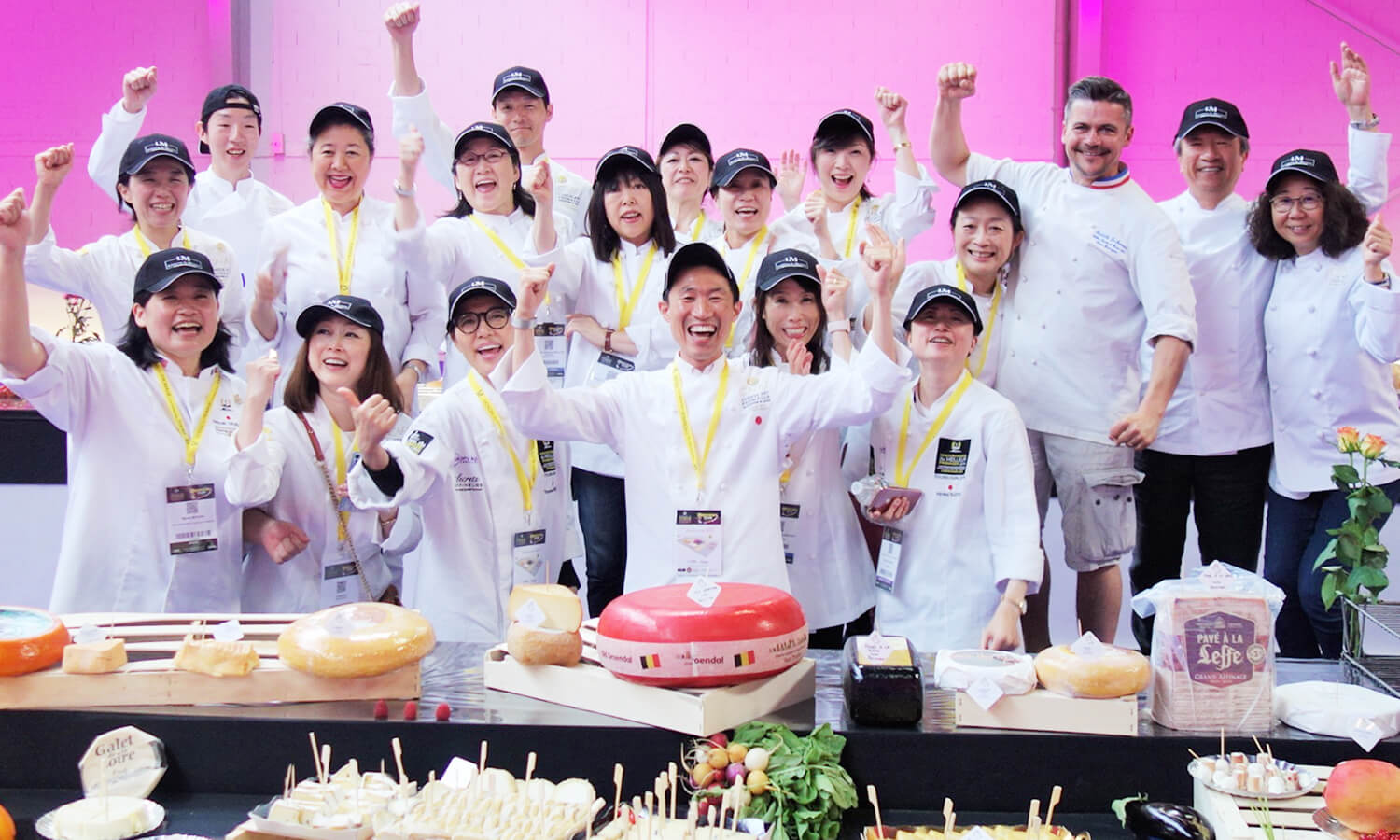 世界最長チーズボード制作を金子率いる日本チームが実現