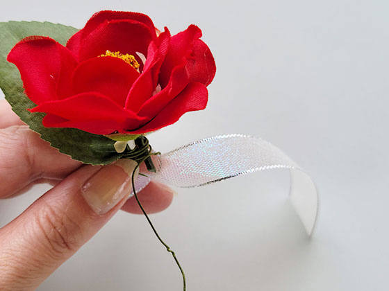 ワイヤー付き造花のラッピングのやり方