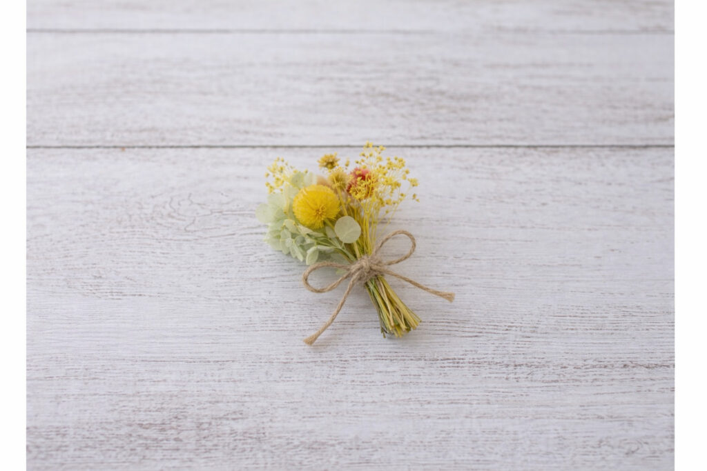 プレゼントのハーバリウムに入れるブーケ