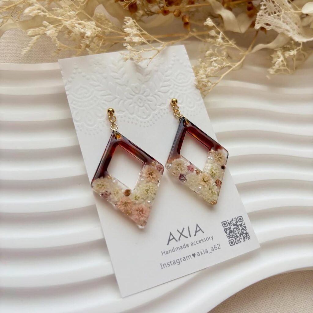 秋 ピアス ハンドメイド レジンアクセサリーの秋デザイン 季節感のある 