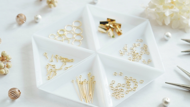 ハンドメイドアクセサリーの基礎金具の写真