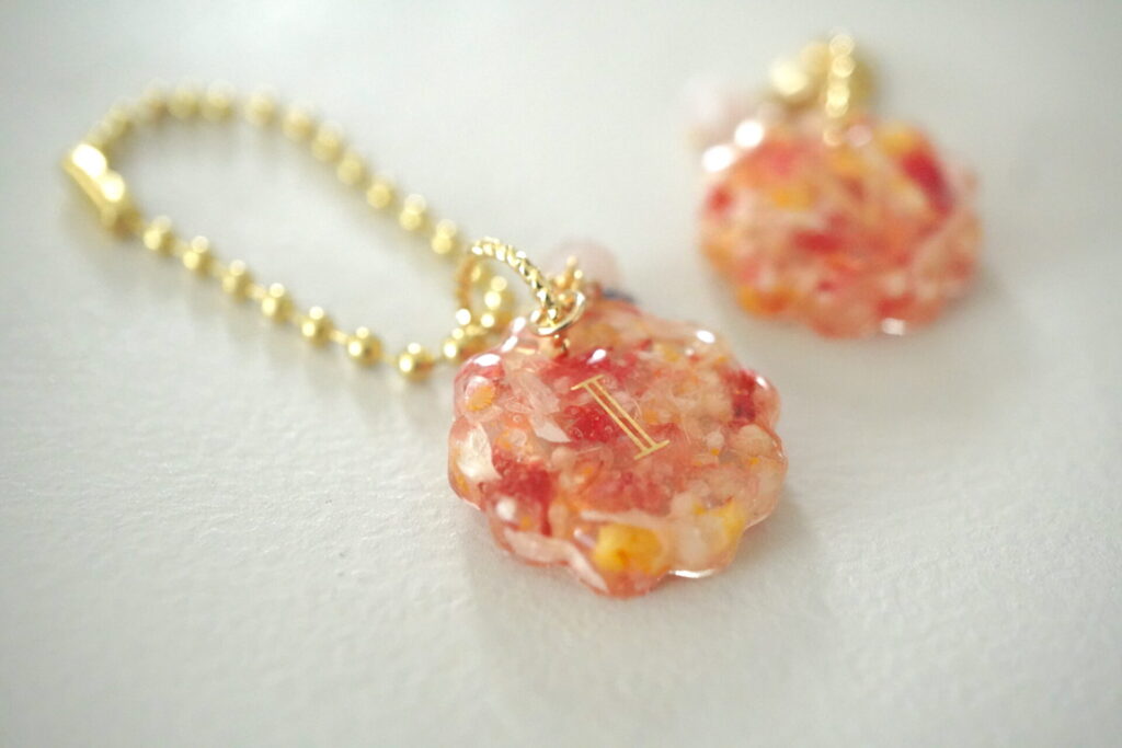 レジンで作るお花のキーホルダー