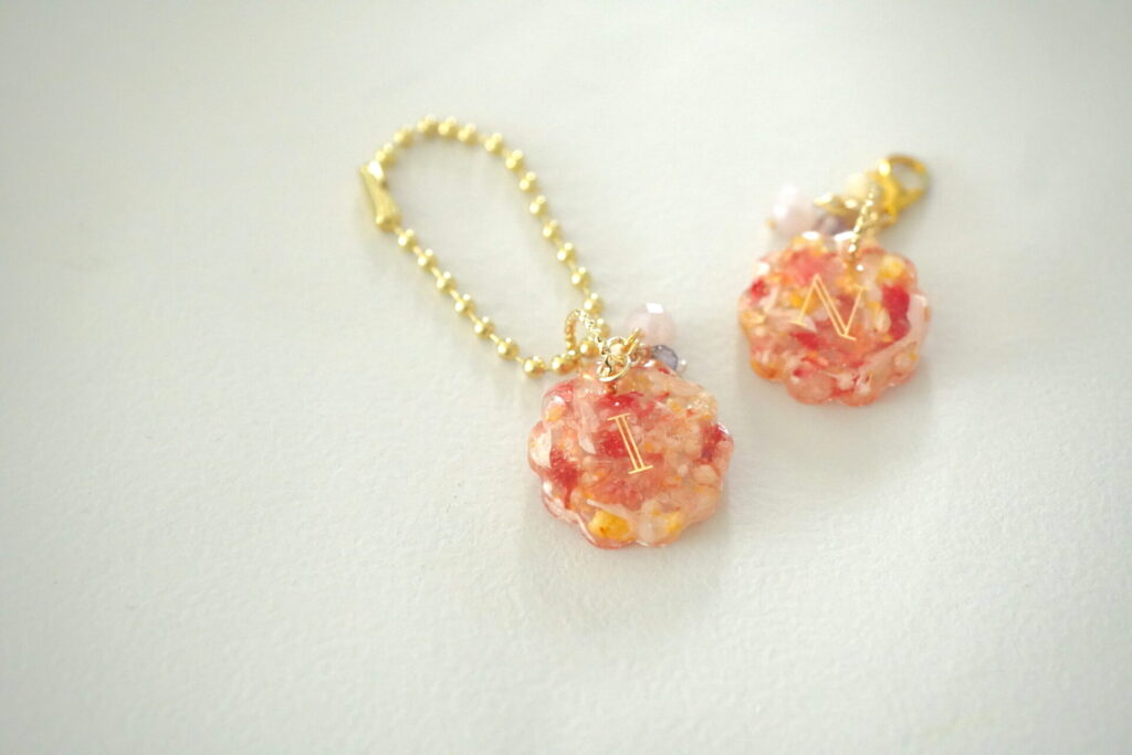 レジンで作るお花のキーホルダー