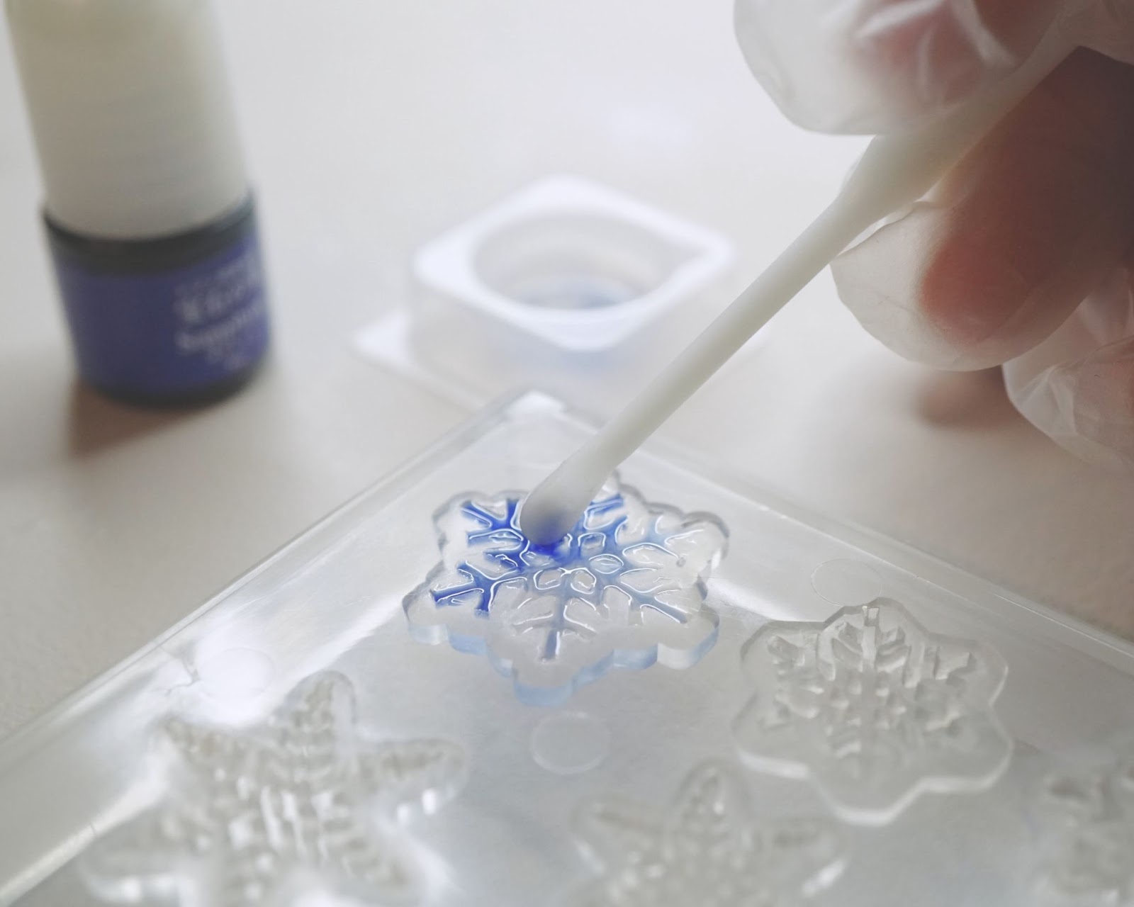 冬にきらめく雪の結晶ペンダント制作過程2