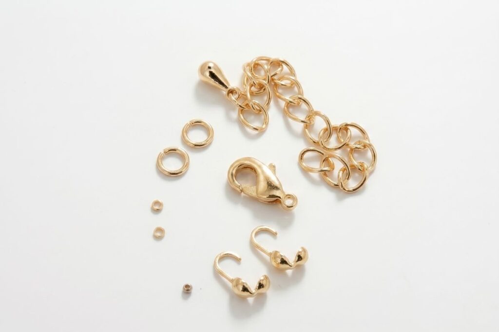 ハンドメイドアクセサリー金具の選び方カニカンと留め具のイメージ